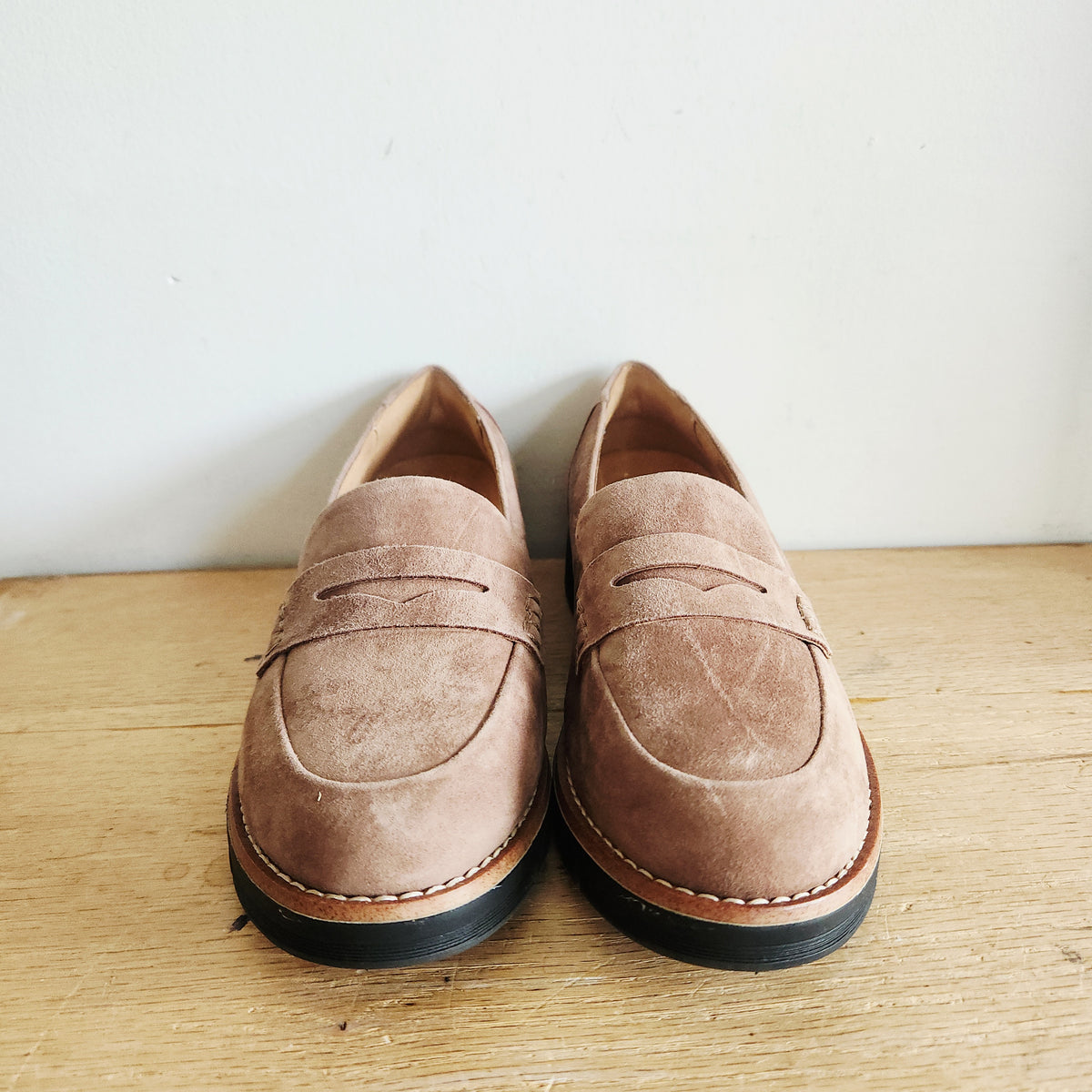Easy Spirit Suede Loafers - size 6W