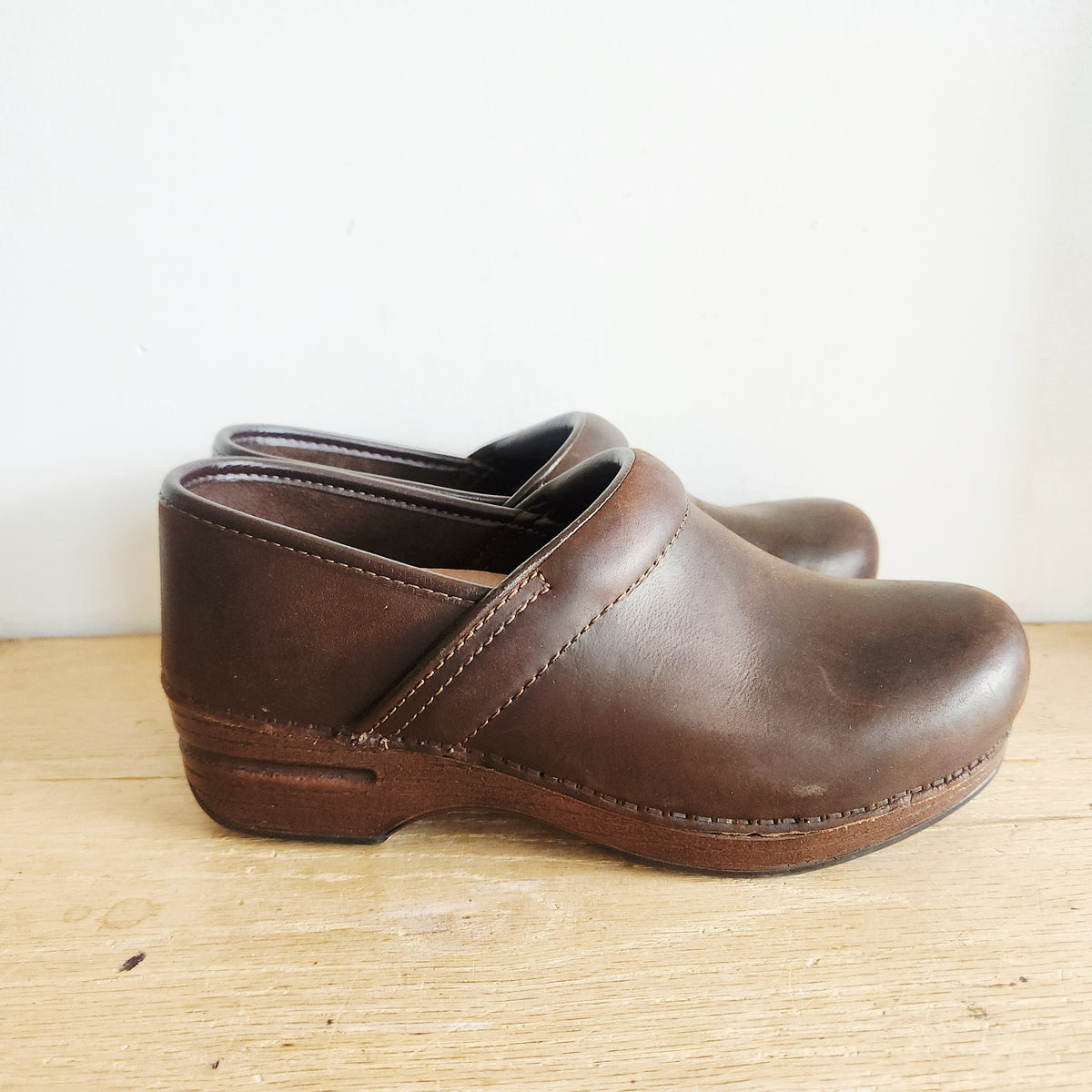 Dansko Chocolate Brown Closed Back Clogs - size 38
