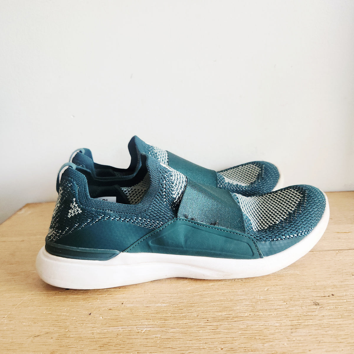 APL Techloom Slip On Sneakers - size 8.5