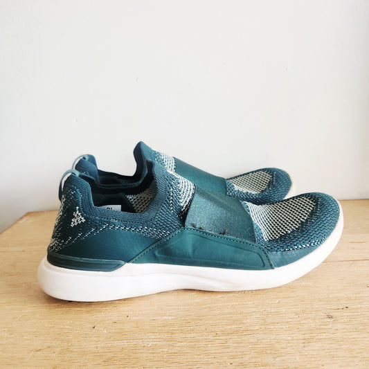 APL Techloom Slip On Sneakers - size 8.5