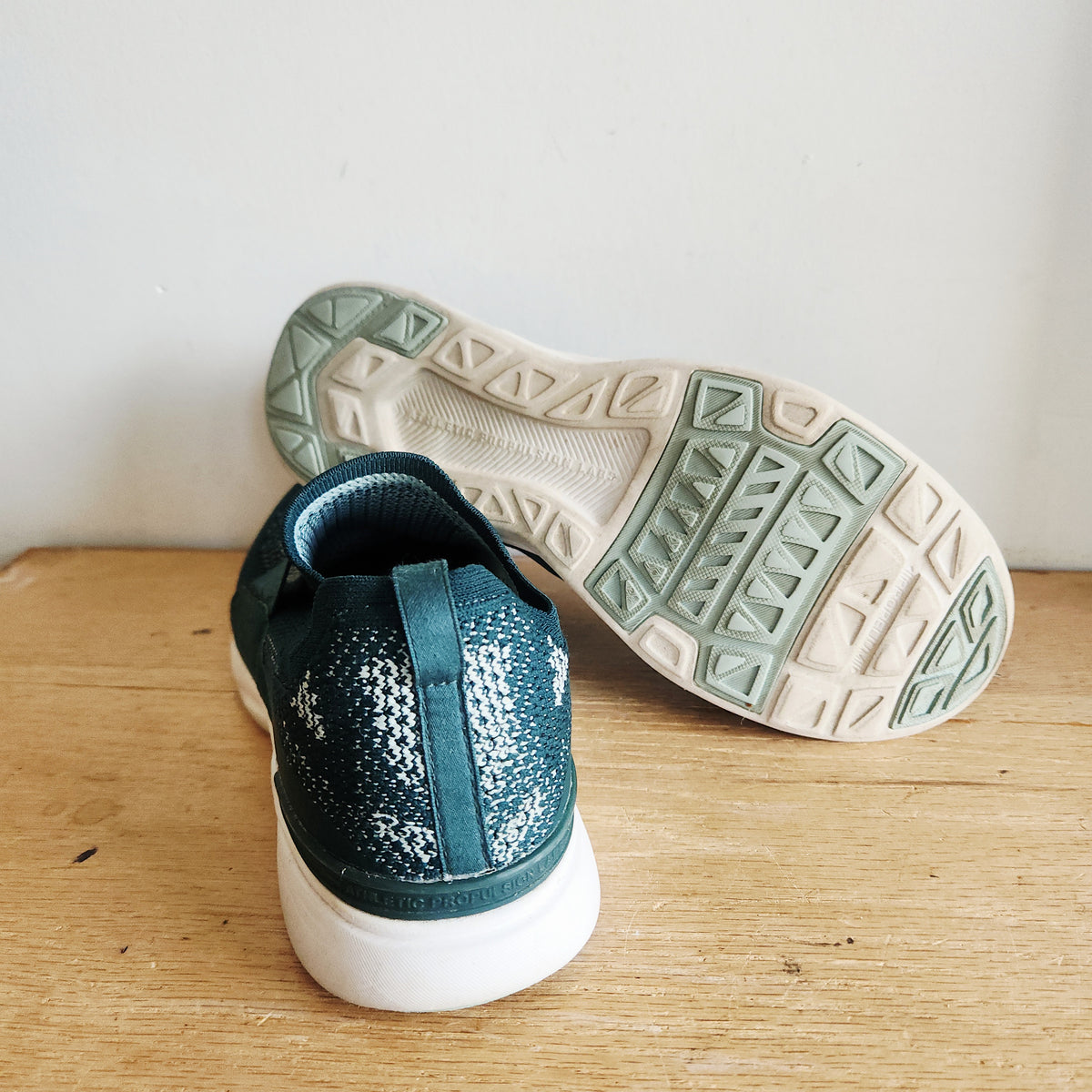 APL Techloom Slip On Sneakers - size 8.5