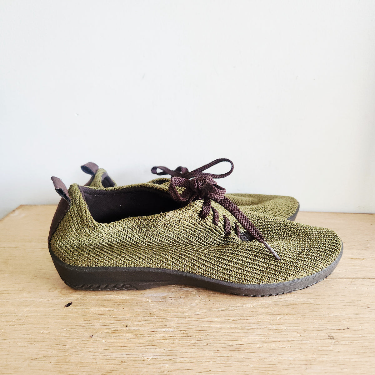 Arcepedico Olive Green Lace Up Shoes - size 40