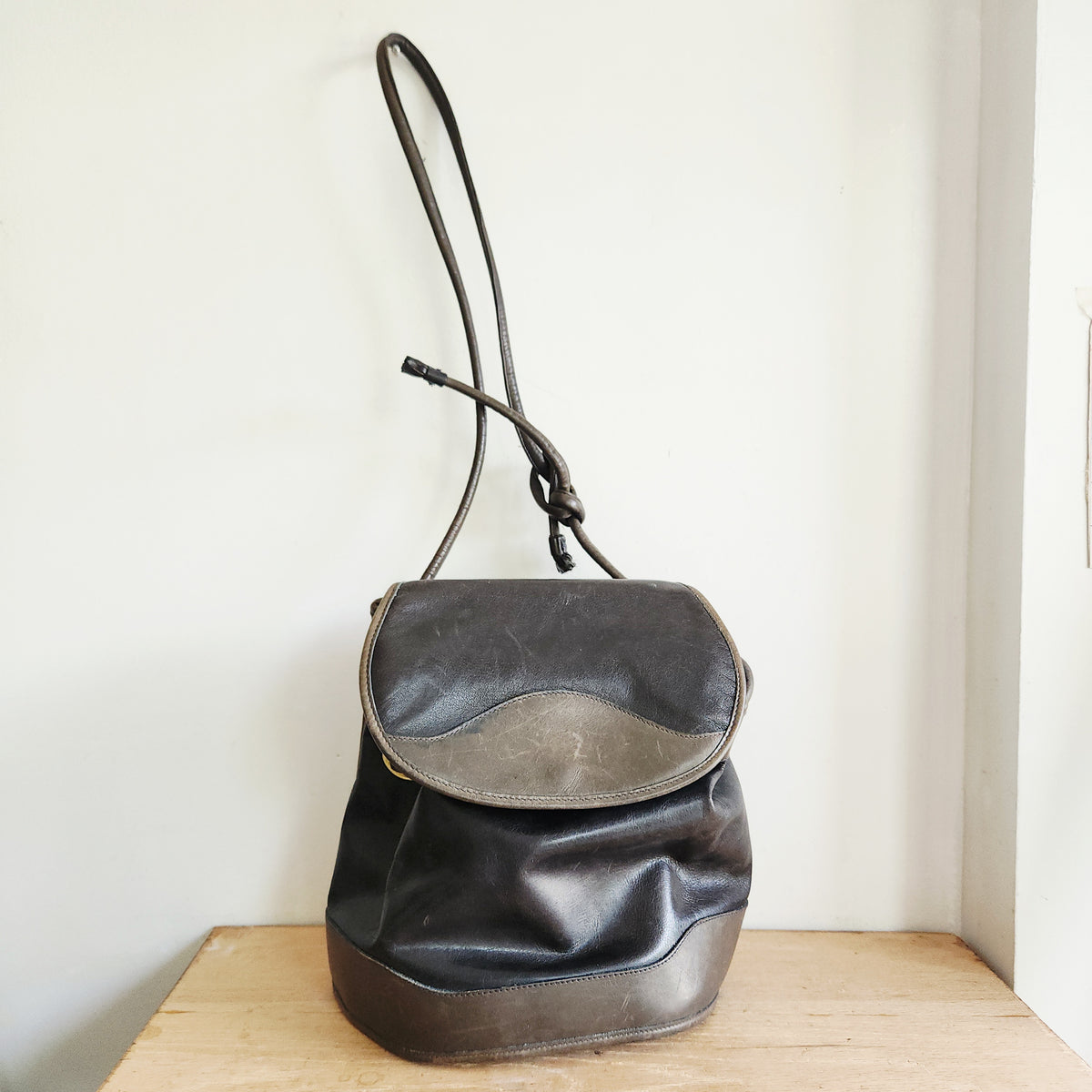 Vintage Brahmin Leather Drawstring Top Bag