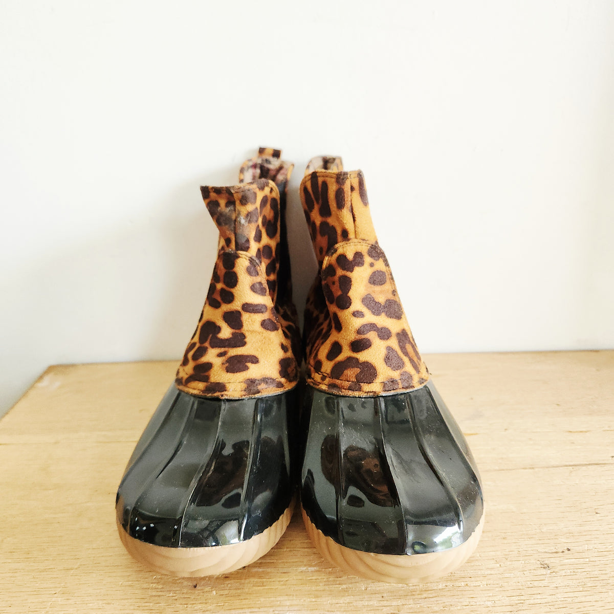 Yoki Leopard Duck Boots - size 9