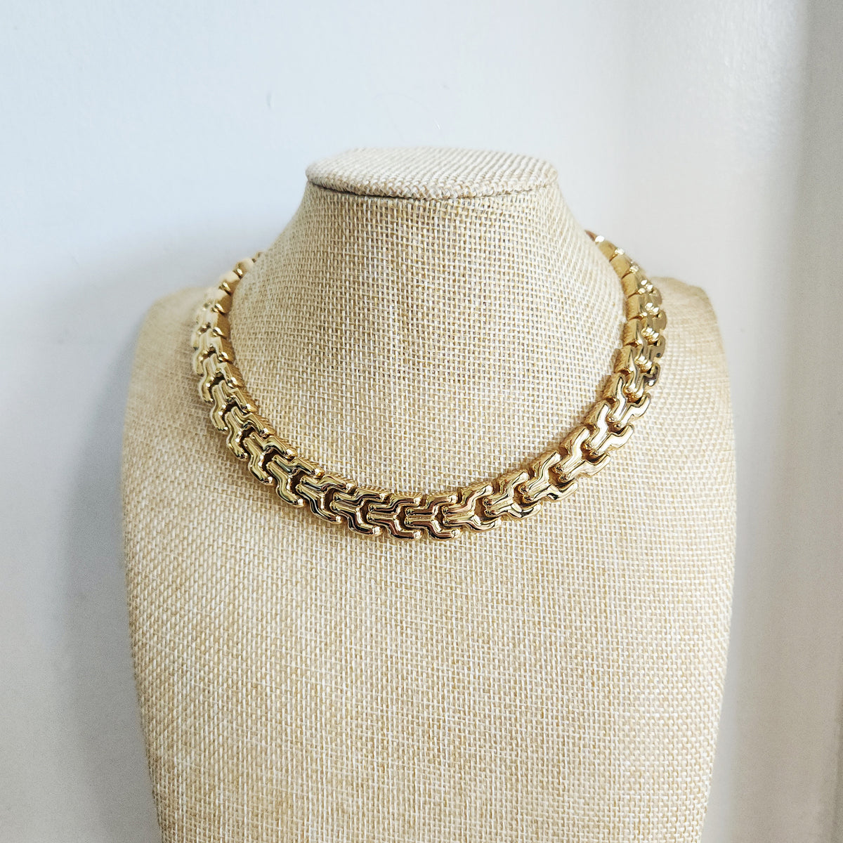 Ciner Goldtone Chunky Interlocking Collar Necklace