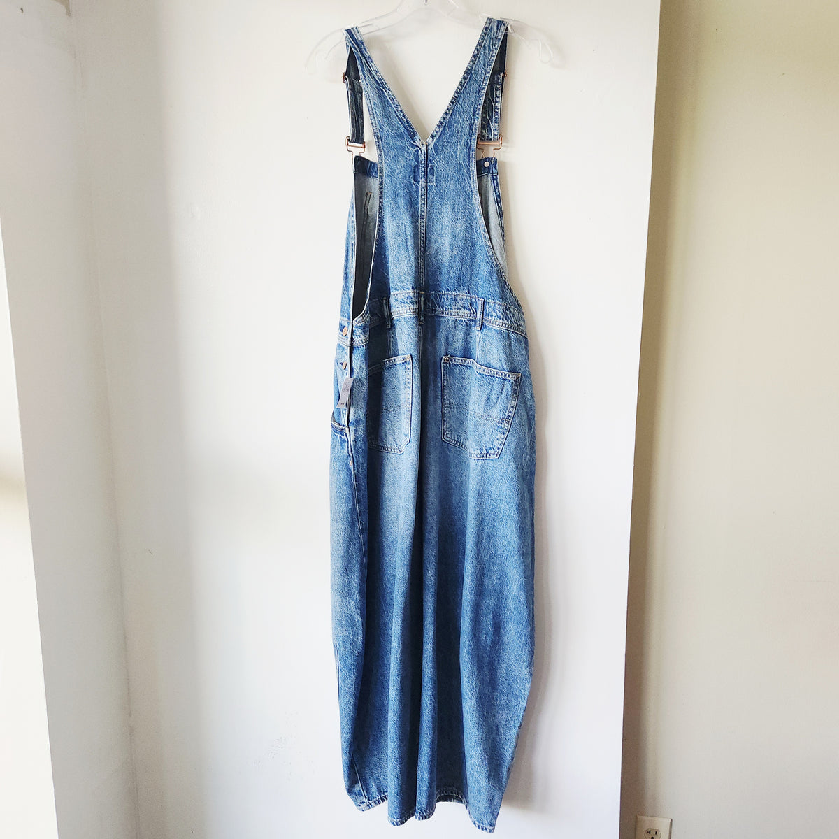 GAP Ultrasoft Denim Barrell Leg Overalls - M - New