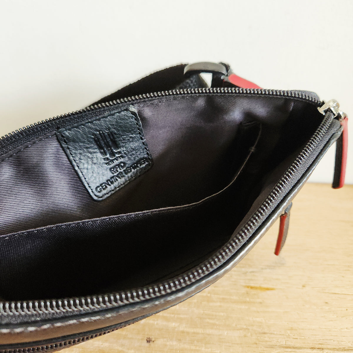 ili New York RFID Black Leather Fanny Pack