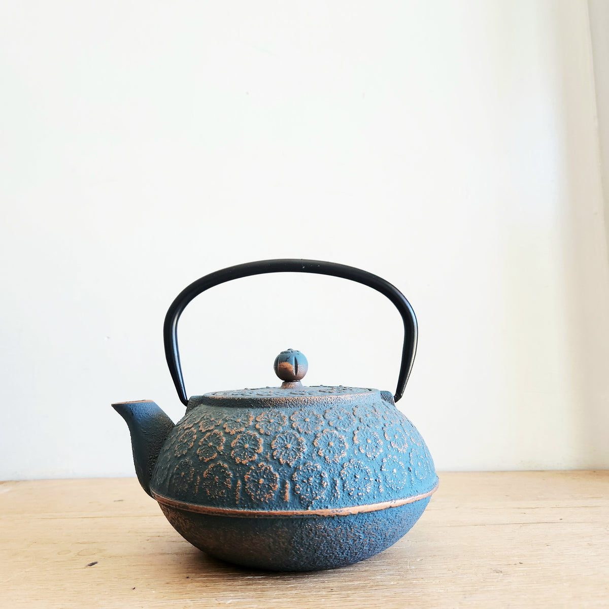 Primula Blue Floral Cast Iron Teapot LIKE NEW