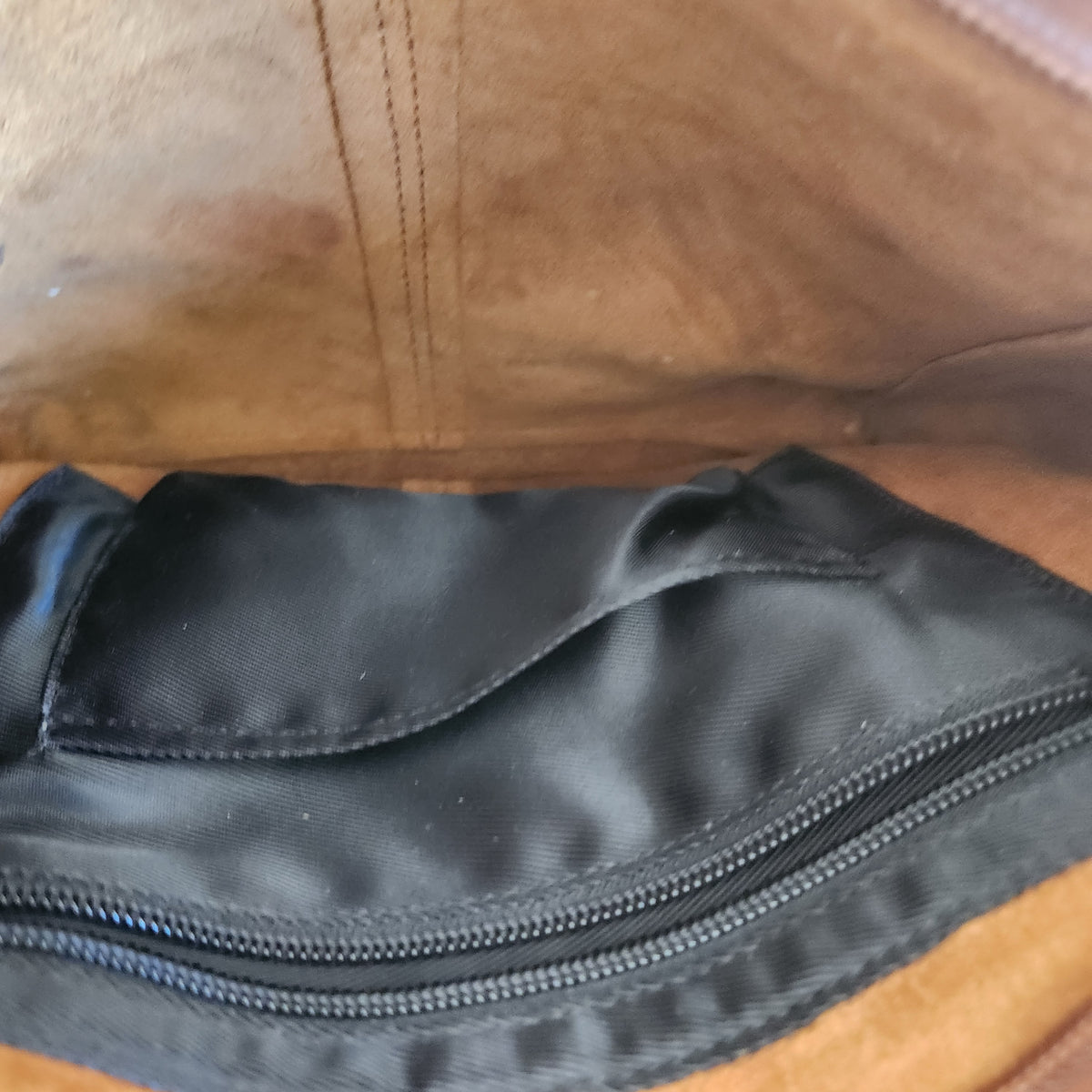 Duluth Trading Company Lifetime Leahter Crossbody Bag