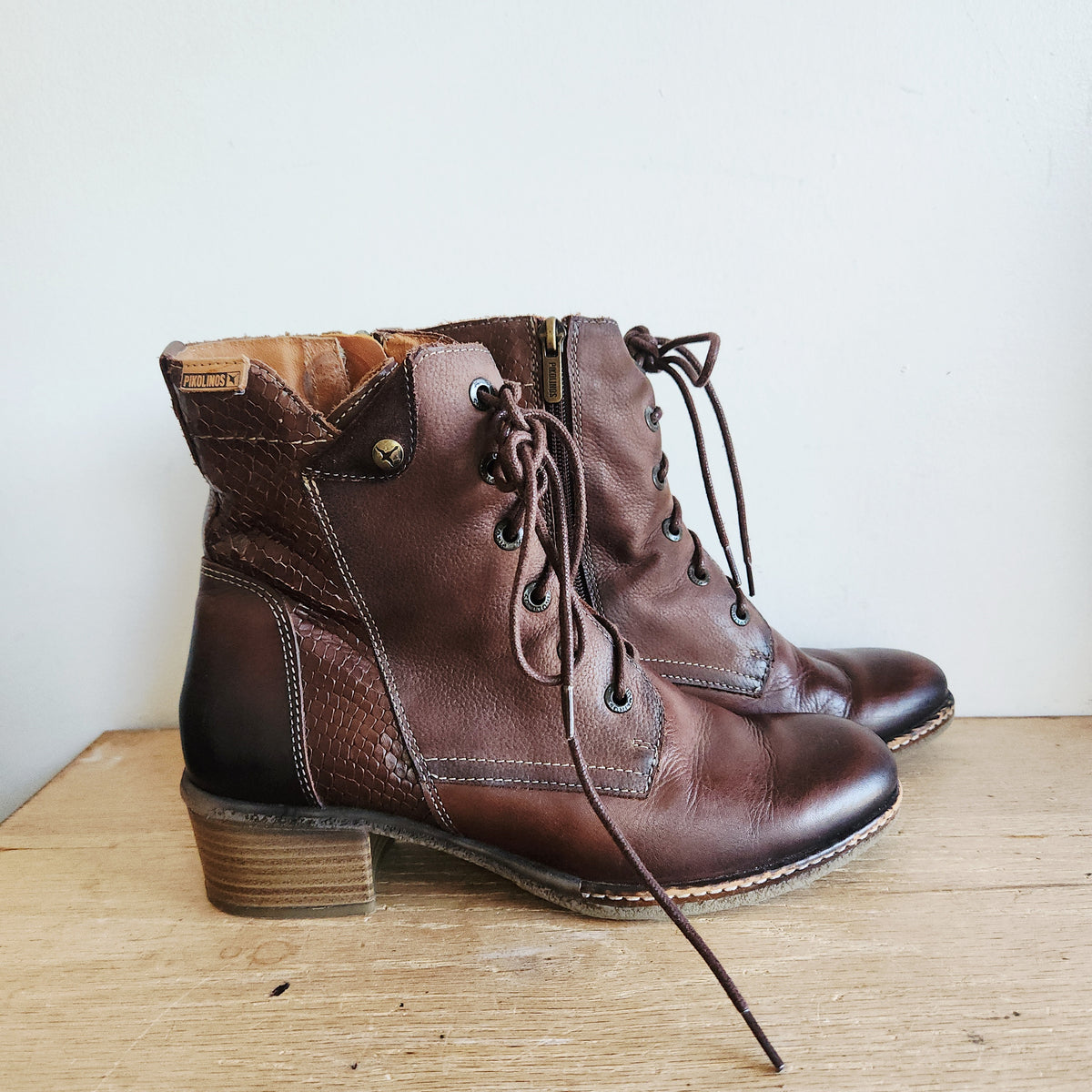 Pikolinos Leather Boots with Heel - size 39