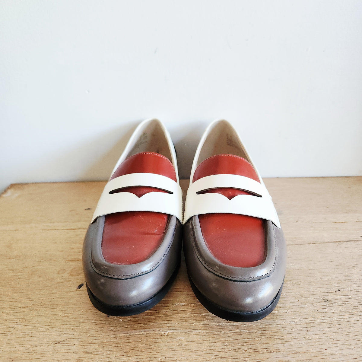 Vintage Clarks Narrative Penny Loafers - size 9 Wide Fit