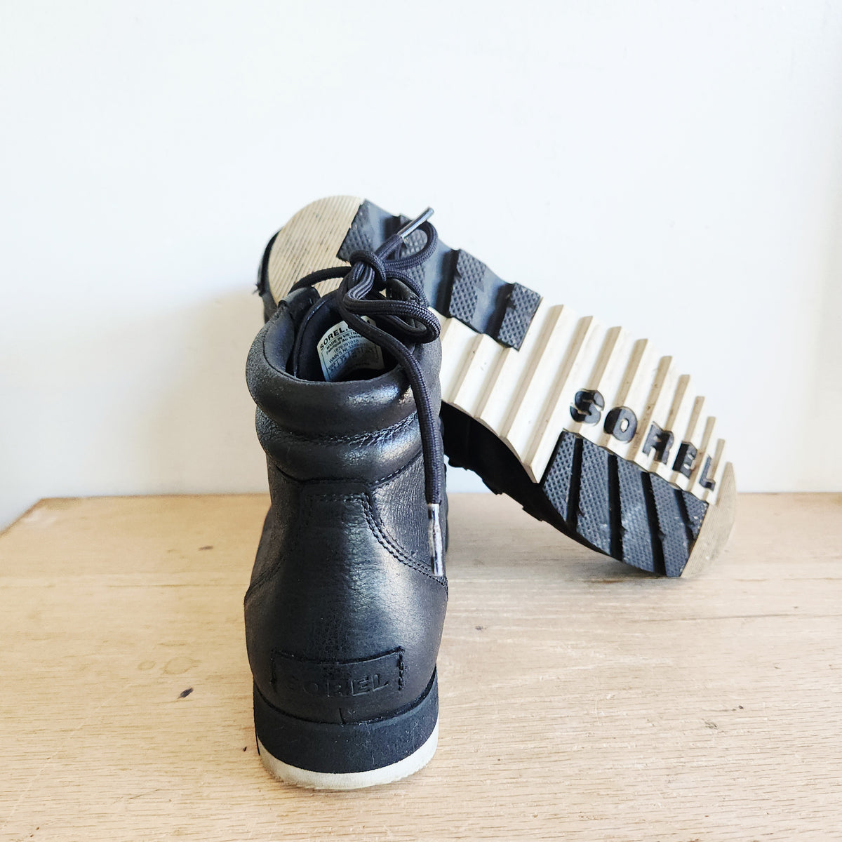 Sorel Black Lace Up Boots - size 9.5