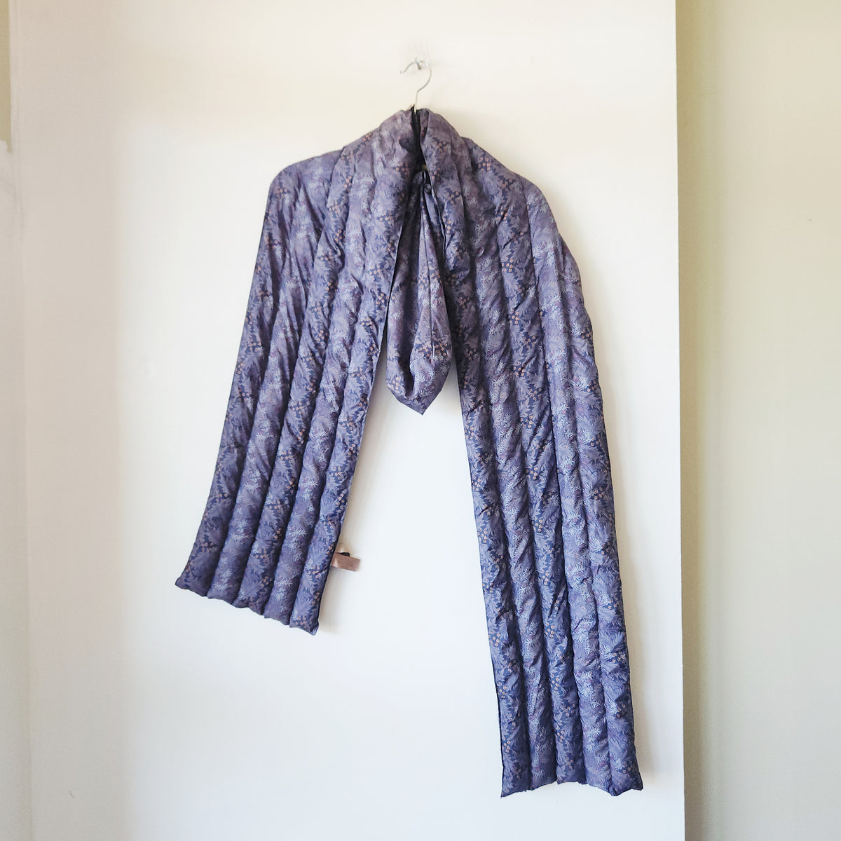 Look Puffer Scarf with Storage Bag