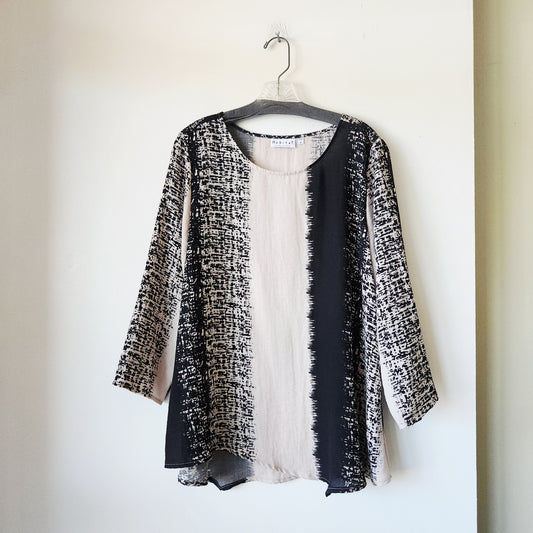 Habitat Top with Hem Details - M