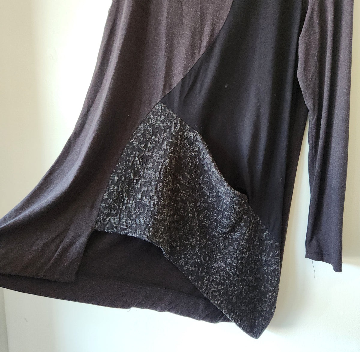 Alembika Mixed Materials Tunic with Asymmetrical Hem - size 8-10