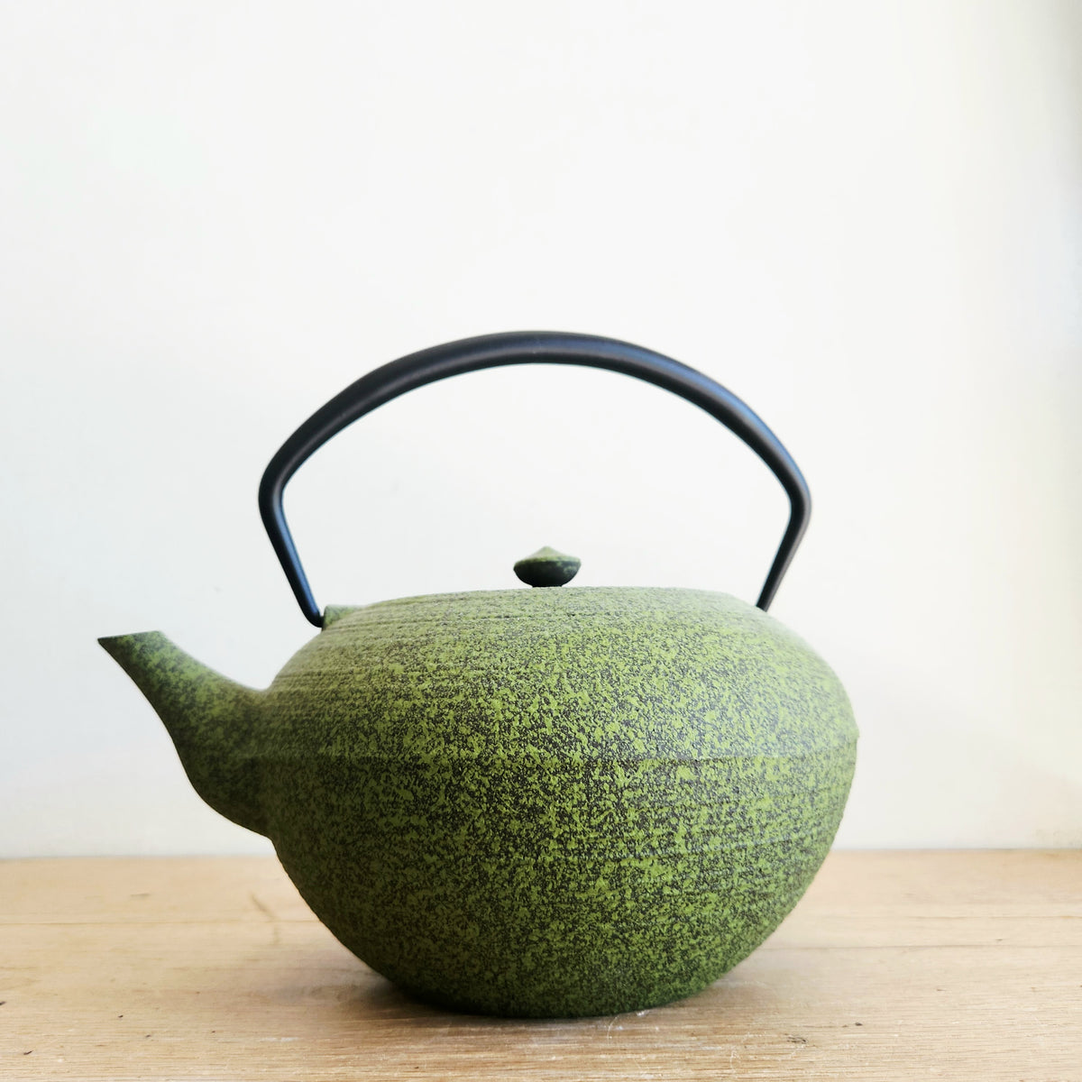 Cast Iron Teapot Grass Pine Needle Color