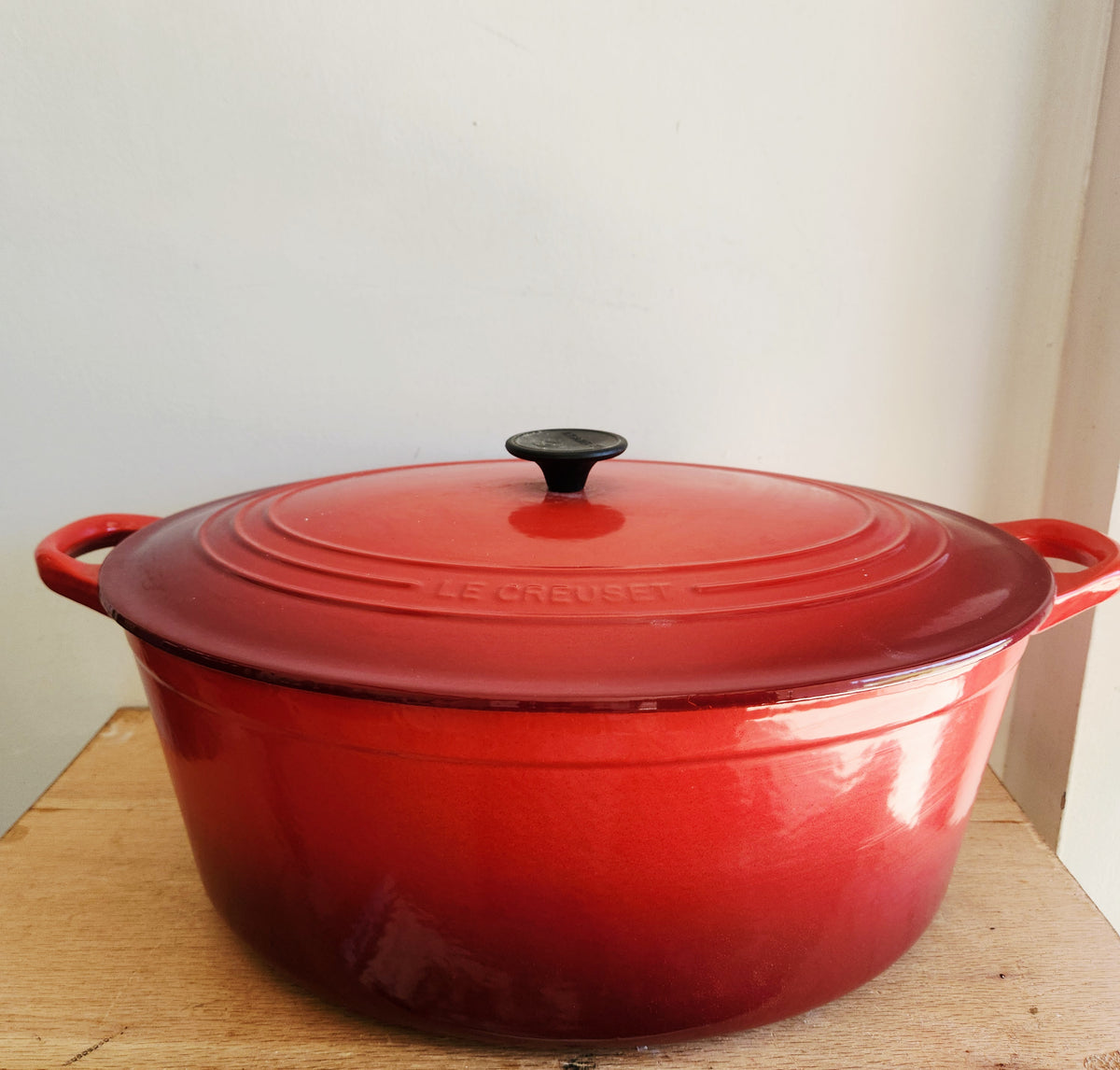 Le Creuset Enameled Cast Iron Oval Dutch Oven 40 LIKE NEW