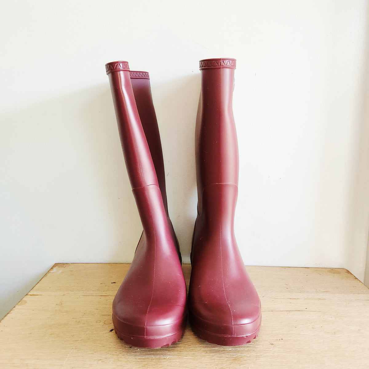 Ugg Cranberry Tall Rubber Boots - size 8