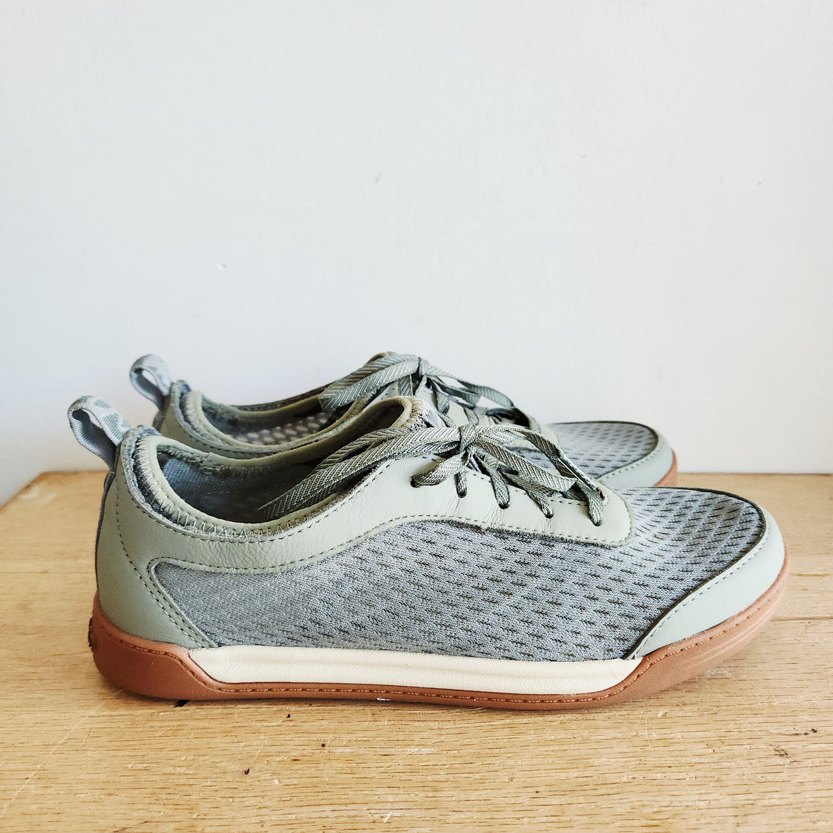 LL Bean Vacationland Sneakers - size 8M