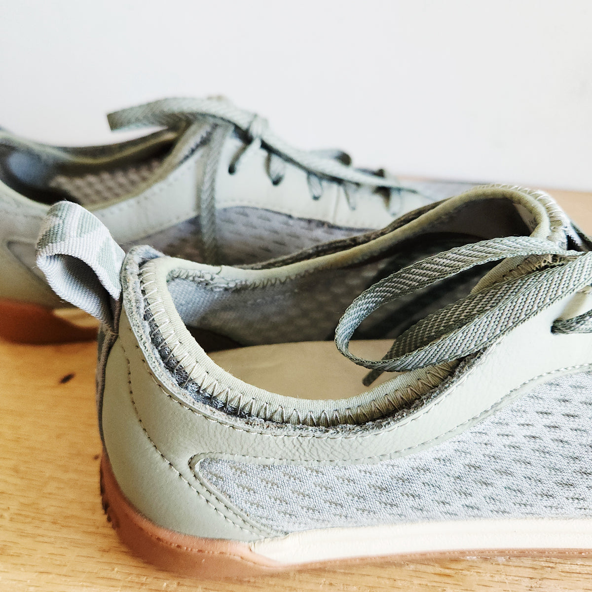 LL Bean Vacationland Sneakers - size 8M