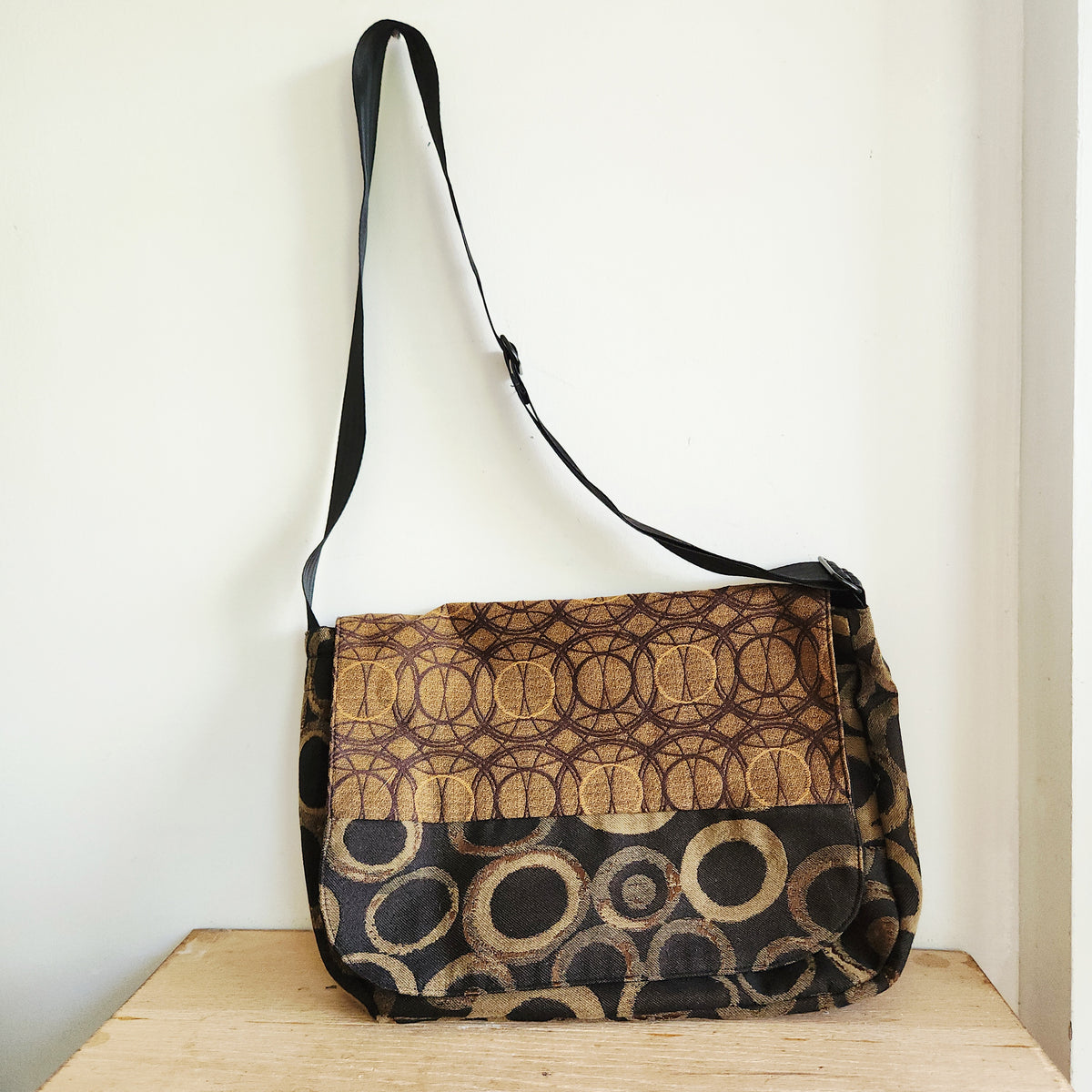 Maruca Cloth Large Messenger Bag