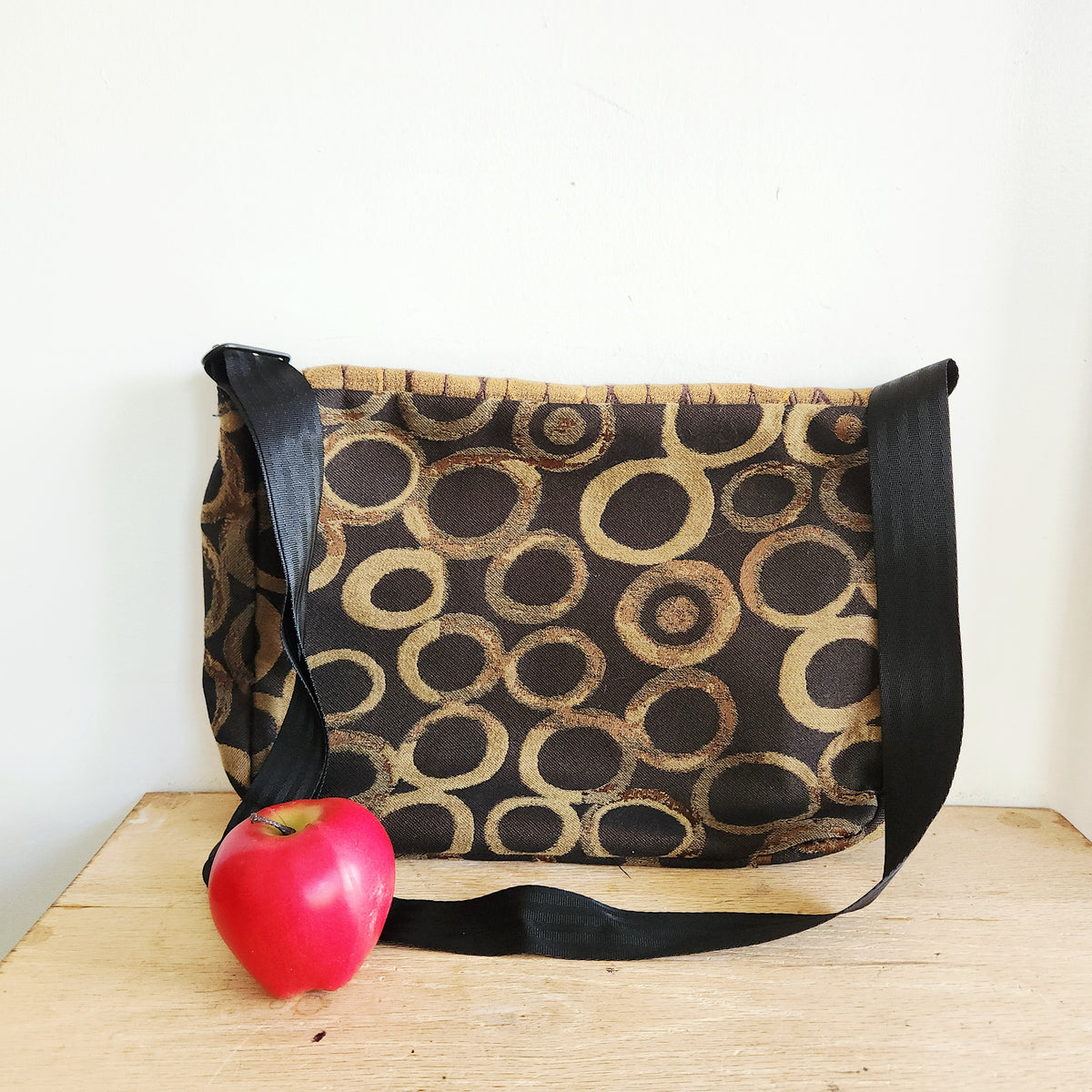 Maruca Cloth Large Messenger Bag