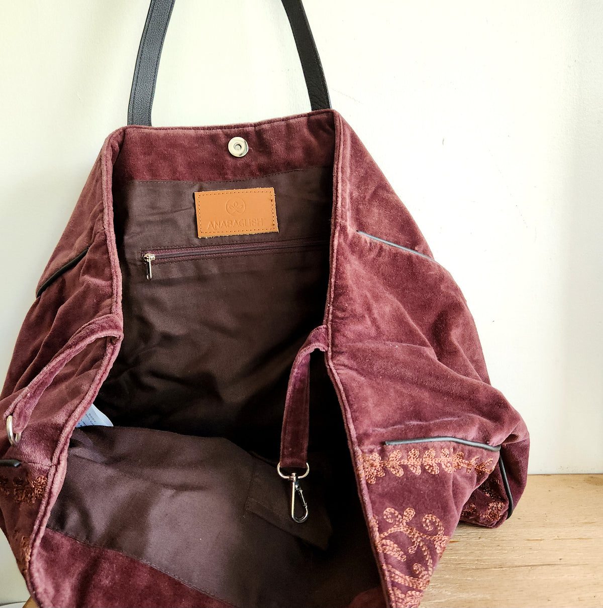 Anabaglish Large Velvet Tote with Embroidery