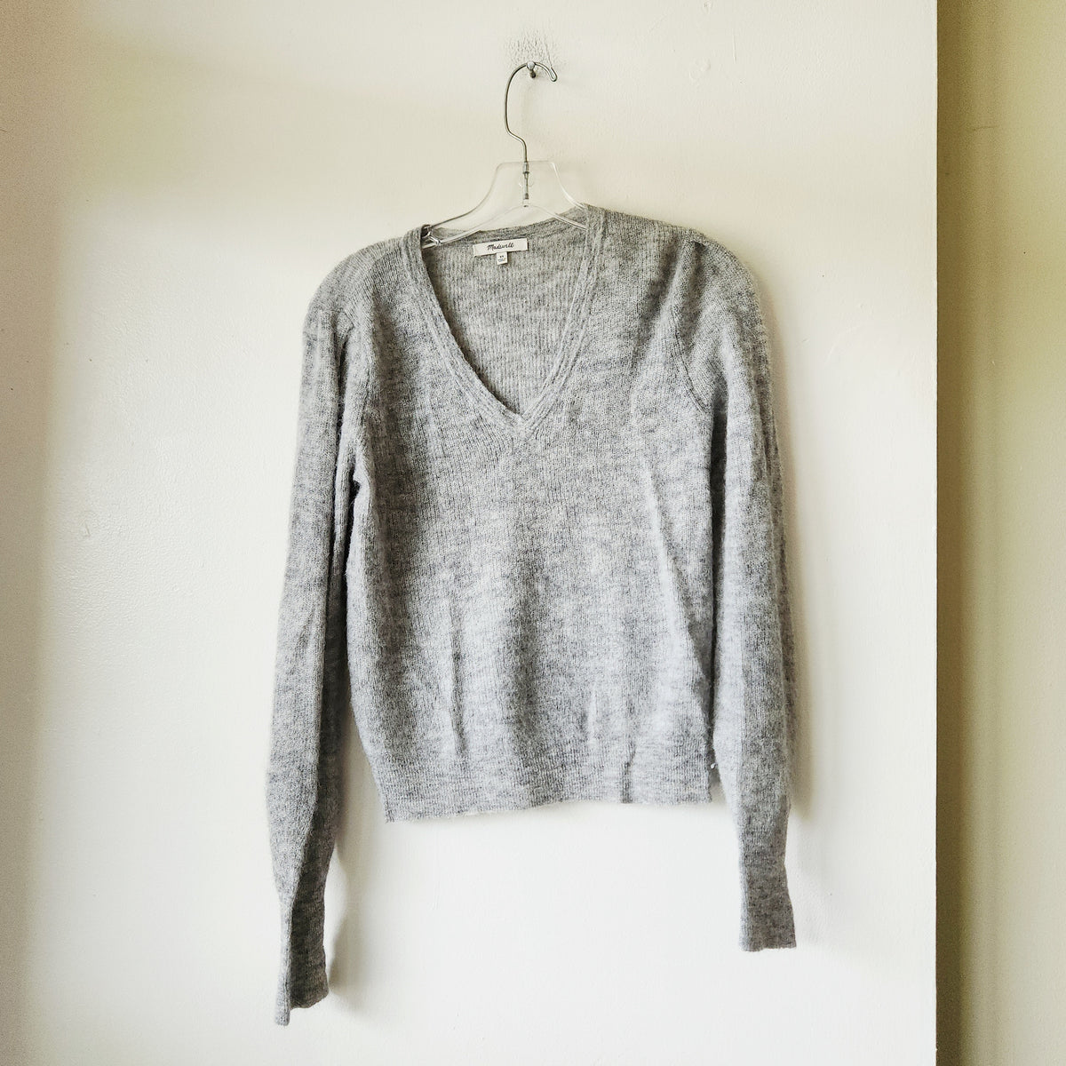 Madewell Alpaca Blend V-Neck Sweater with Slight Puff Sleeves - XS