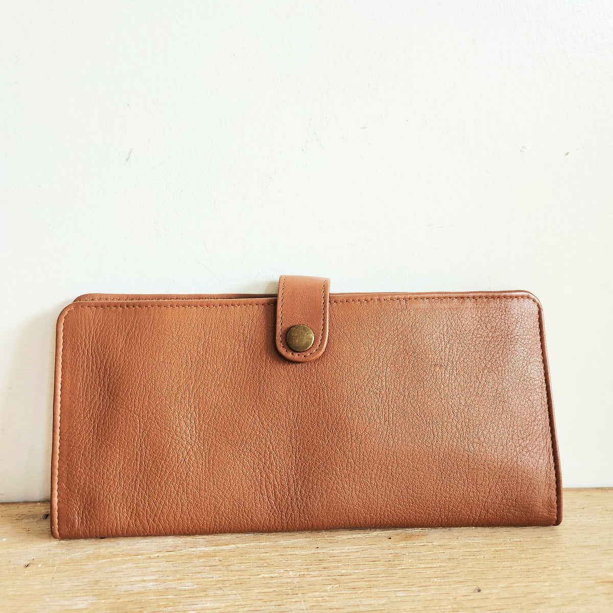 Levenger Camel Colored Travel Organizer Wallet Leather