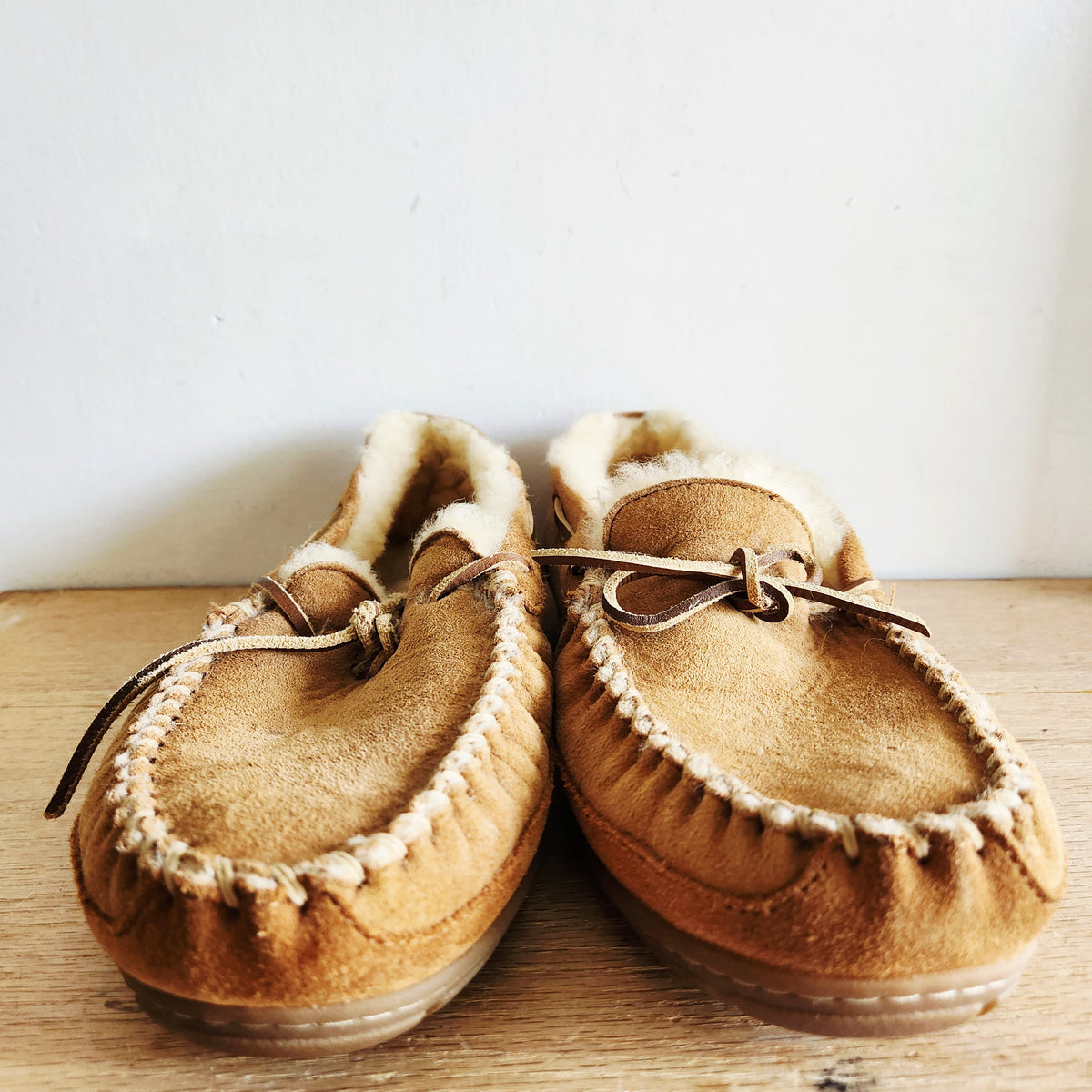 Men's Wicked Good Sheepskin Shearling Lined Moccasin Slippers Size 12 Medium