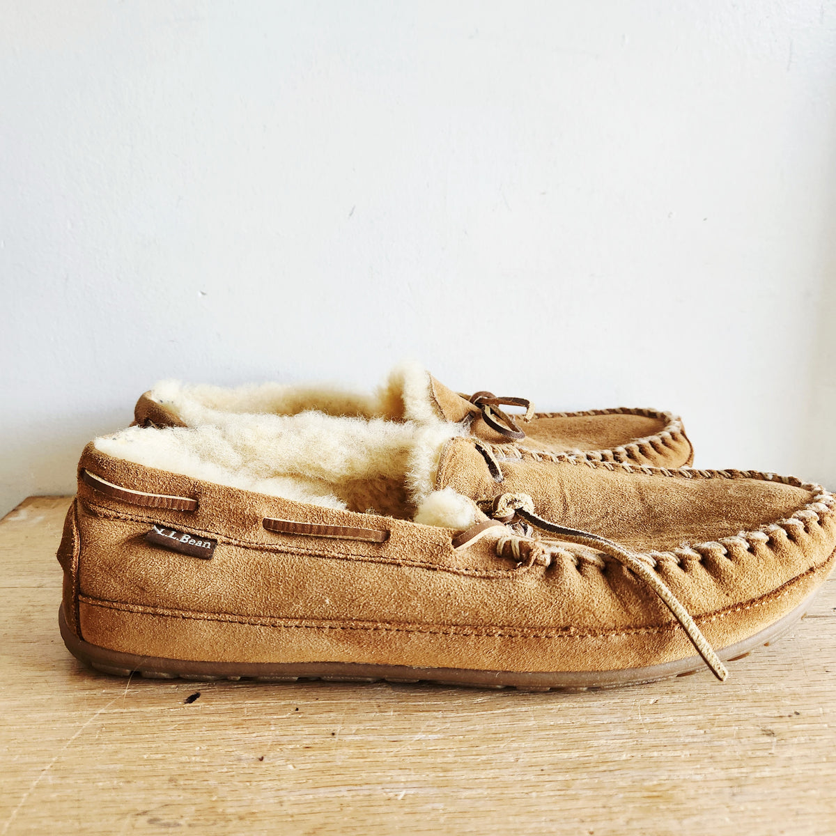 Men's Wicked Good Sheepskin Shearling Lined Moccasin Slippers Size 12 Medium