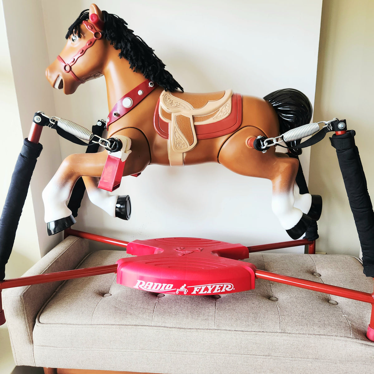 Radio Flyer Battery Operated Interactive Riding Horse Age 2-6