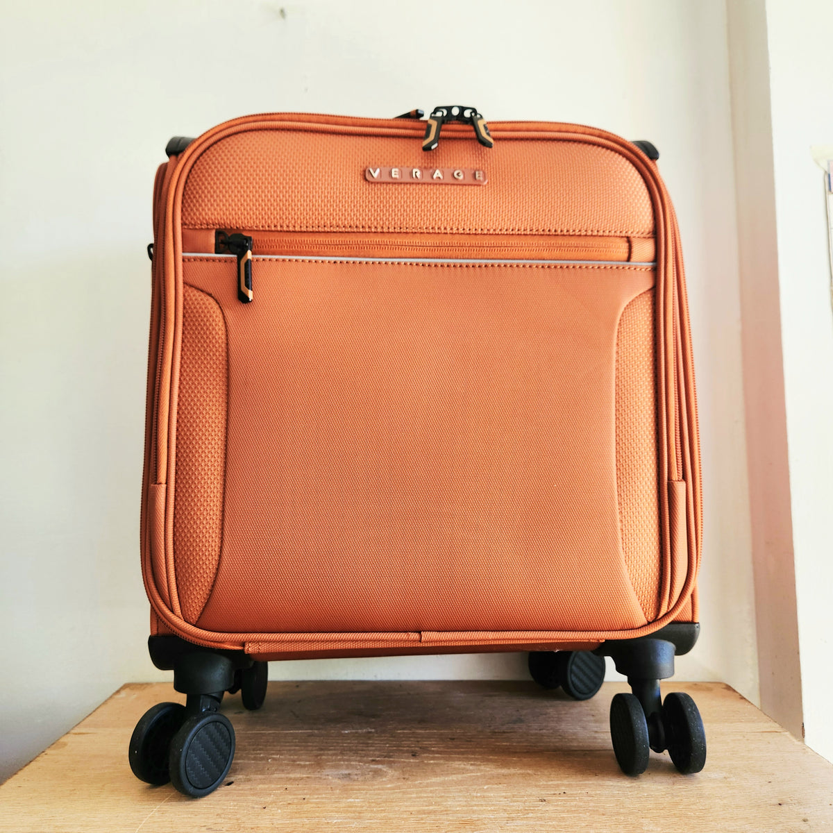 Verage Cambridge Lightweight Luggage Softside, Expandable Spinner Carry on 15"