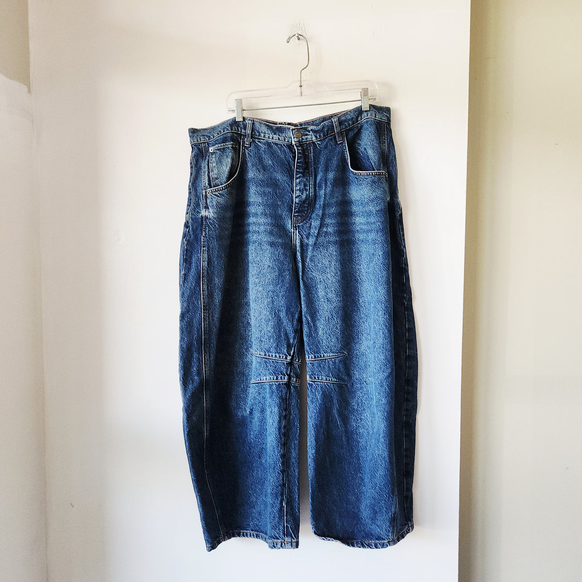 We The Free Barrel Jeans - size 33
