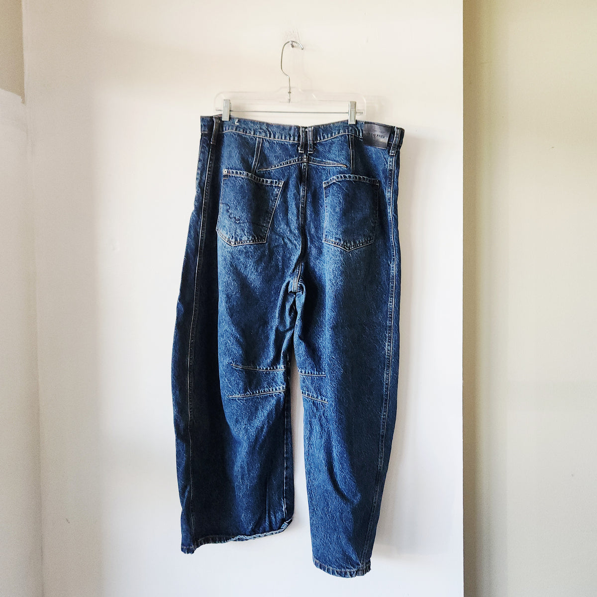 We The Free Barrel Jeans - size 33
