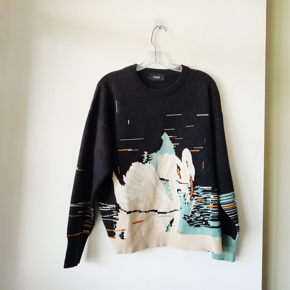 Cider Sweater with Swan Motif - M