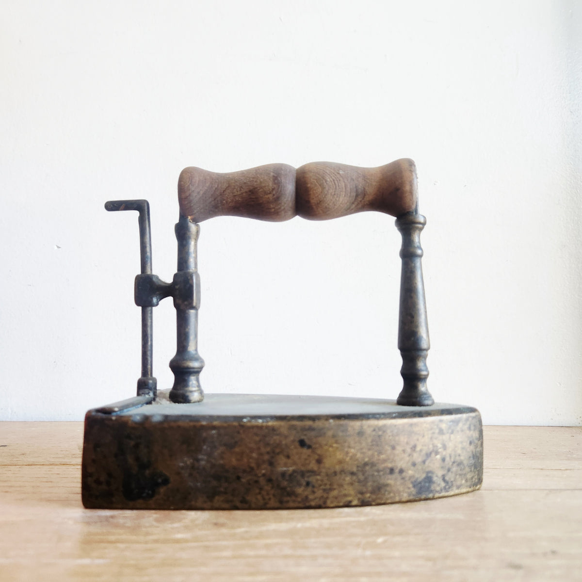 Anttique Guillotine Box Sad Iron with Insert