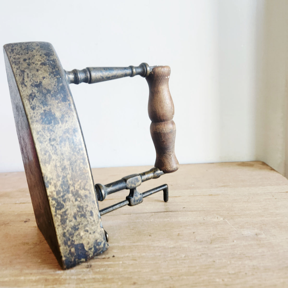 Anttique Guillotine Box Sad Iron with Insert