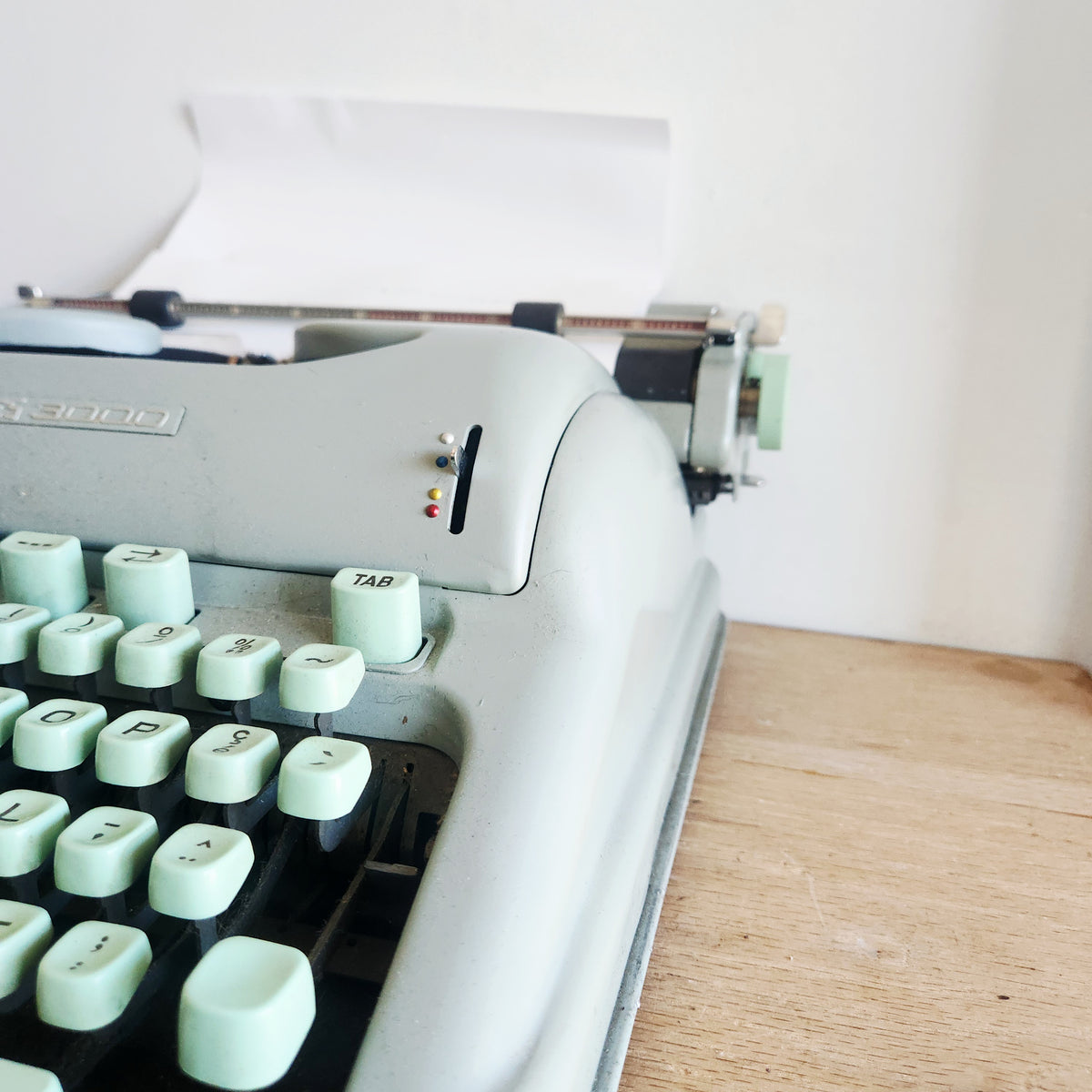 Vintage 1960's Hermes 3000 Pailard Portable Mechanical Typewriter Switzerland w Case