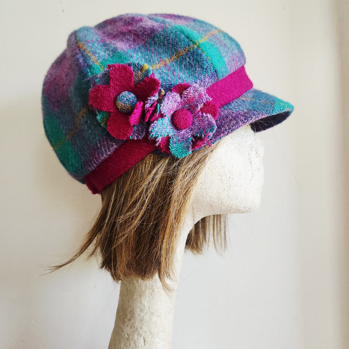Harris Tweed Cap with Flower