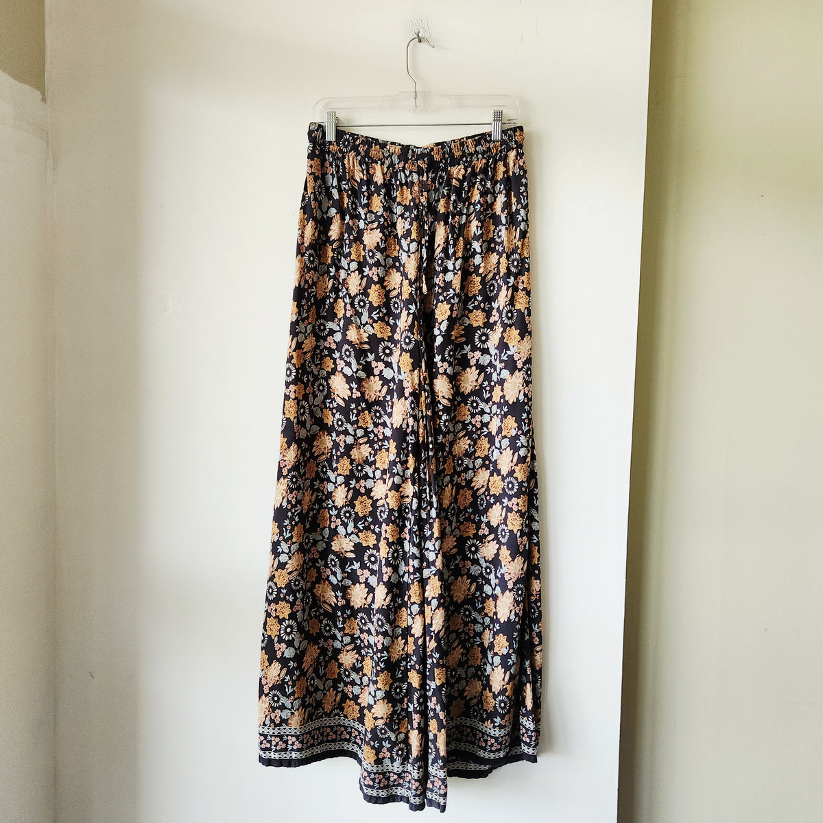 Natural Life Flowy Lounge Pants - L