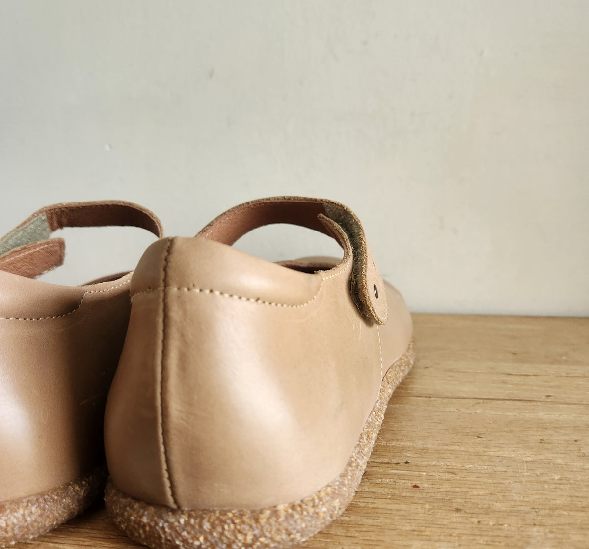 Taos Ultimate Leather Mary Jane Shoes Mushroom Color SIze 41 NEW