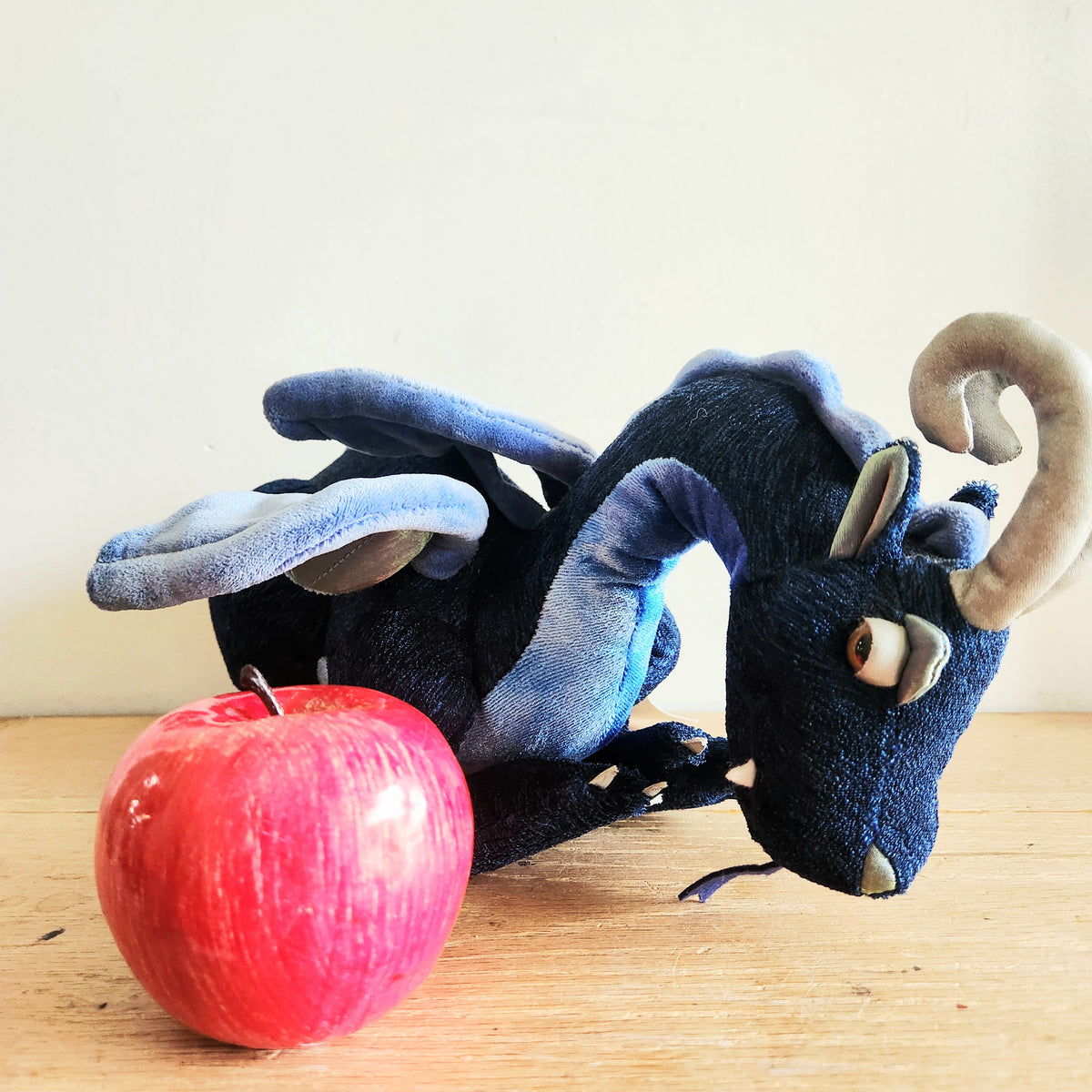 2006 Manhattan Toy Royal Renaissance Dragon Dark Blue Stuffed Animal