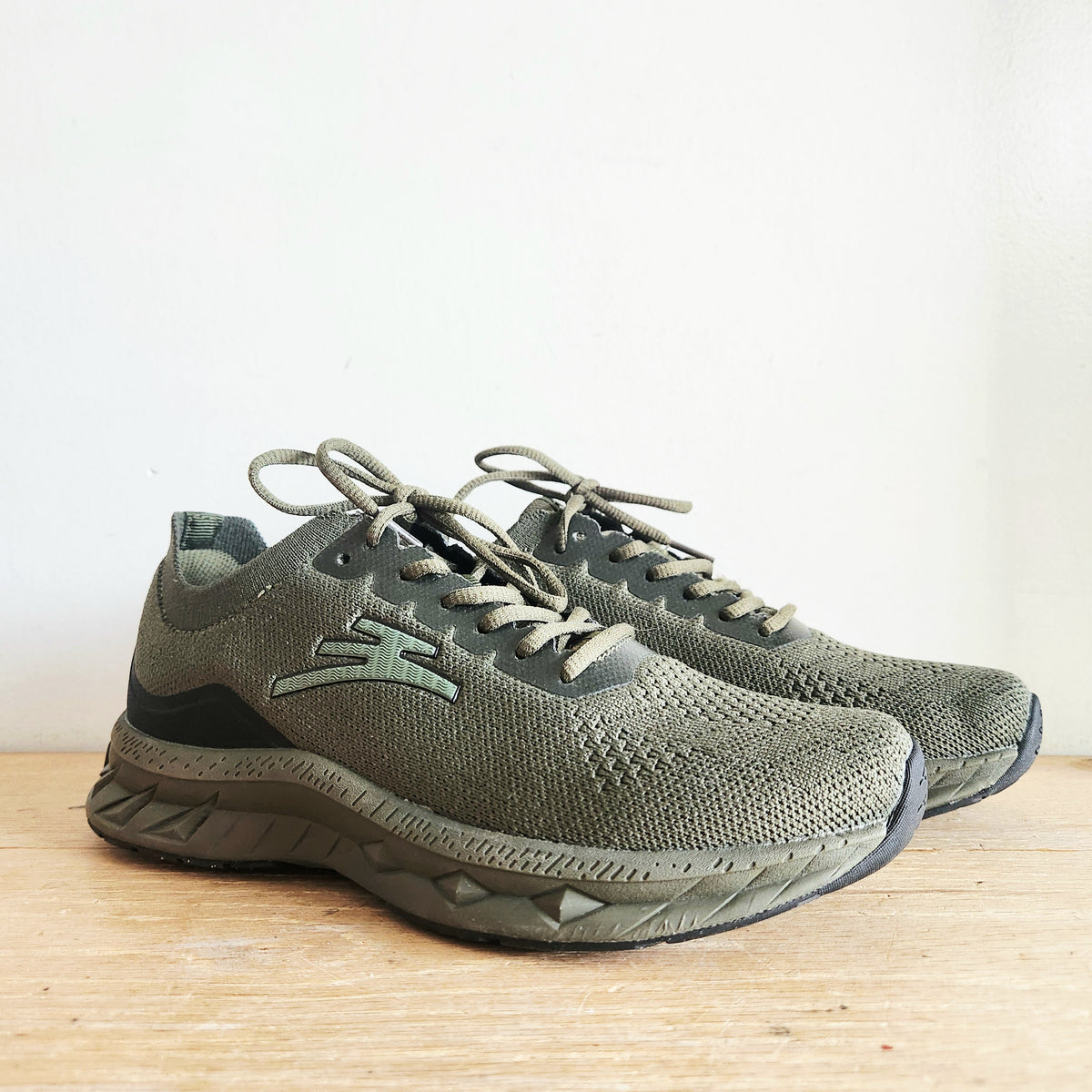 Feethit Women's Lightweight Running Sneakers Army Green