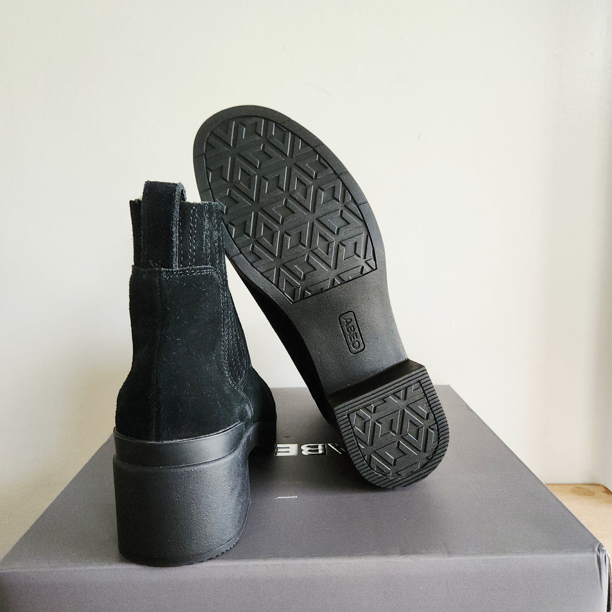 Abeo Black Suede Chelsea Ankle Boots - size 7.5 - New