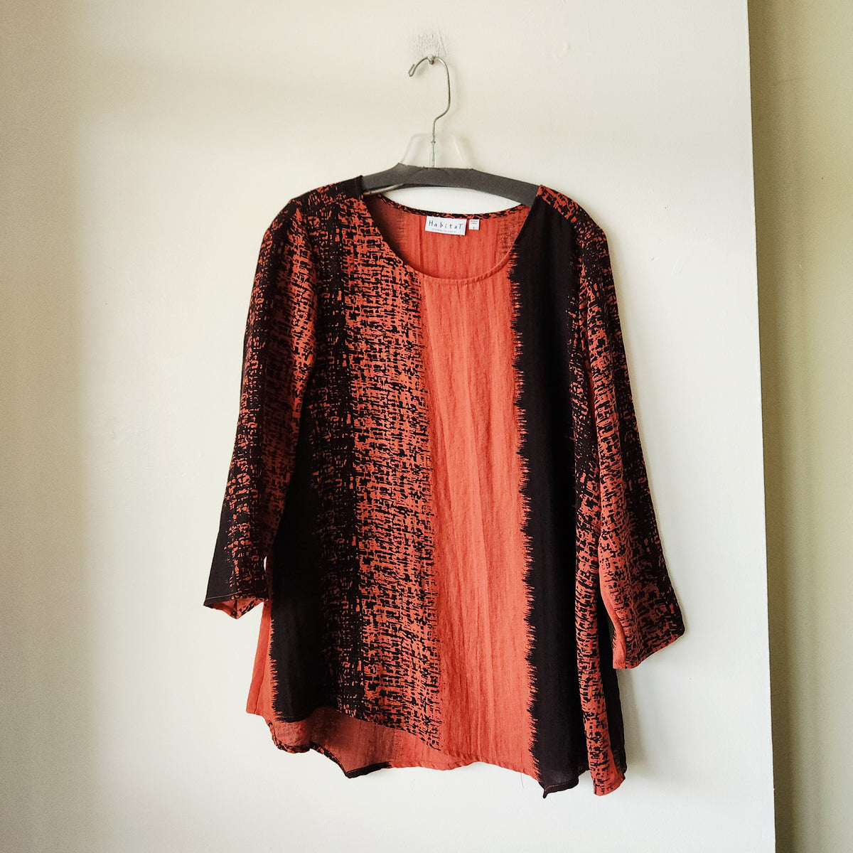 Habitat Top with Notched Hem - S