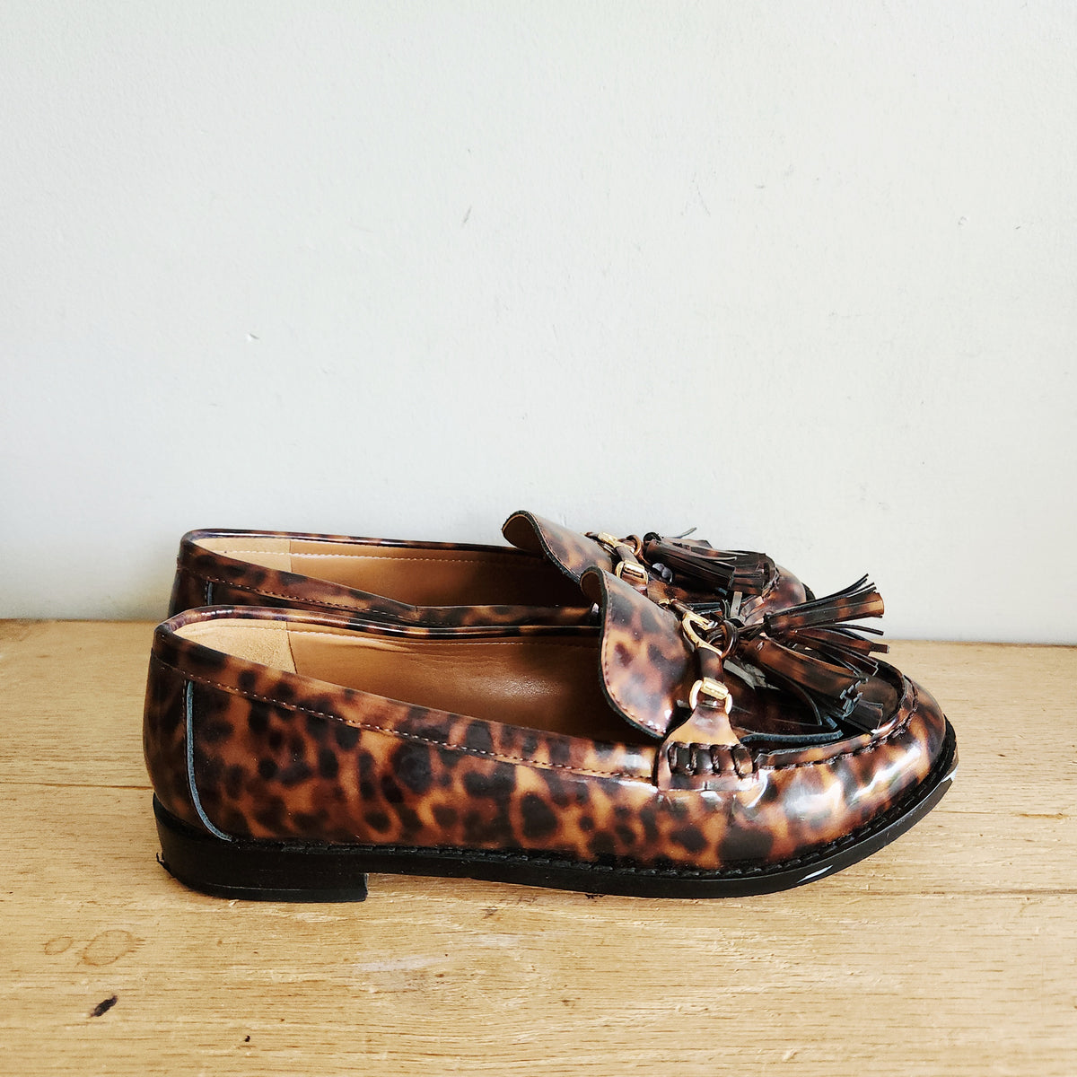 Talbots Tortoise Patent Leather Loafers with Tassles - size 6.5