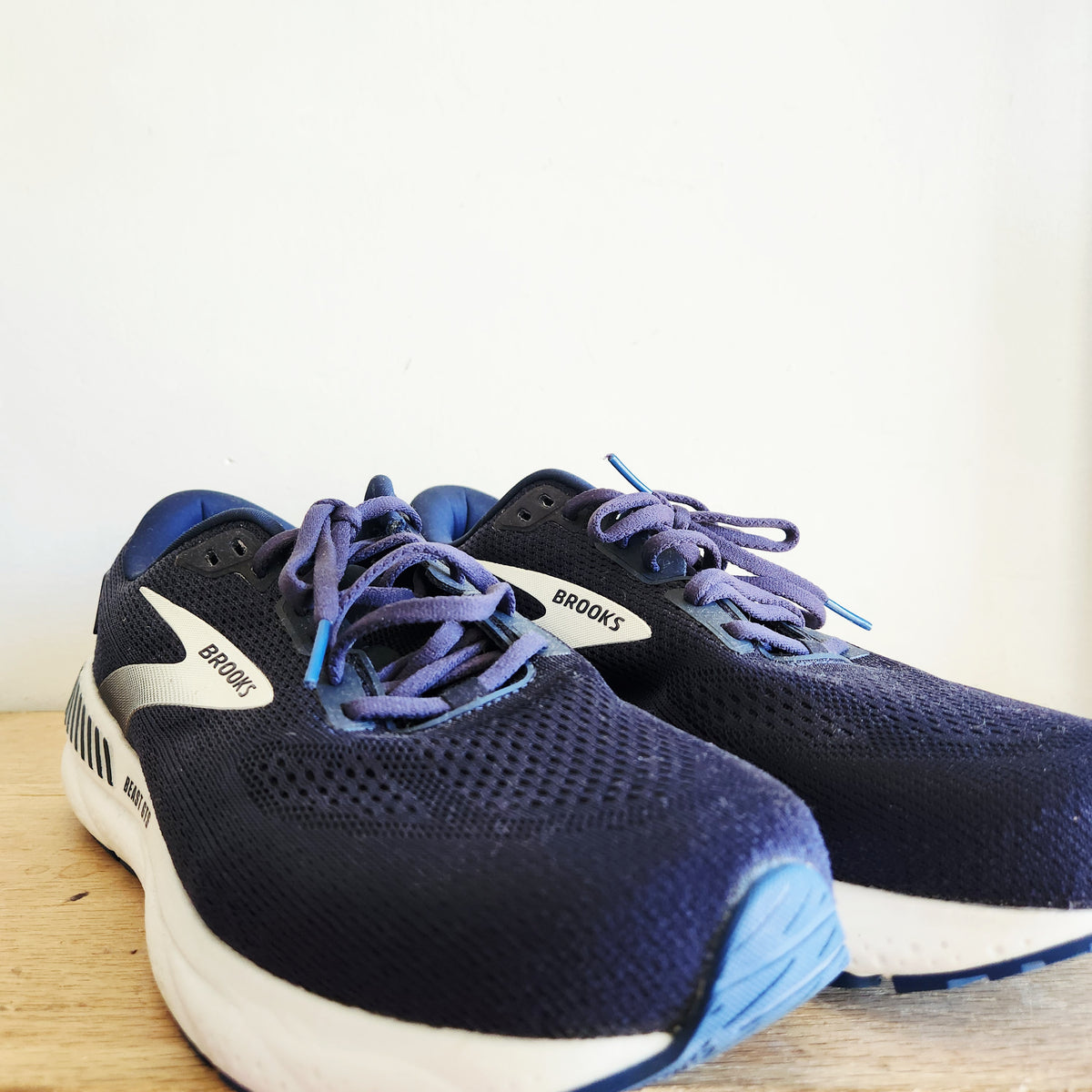 Brook's Men's Beast GT6 Running Shoes Size 11.5 LIKE NEW