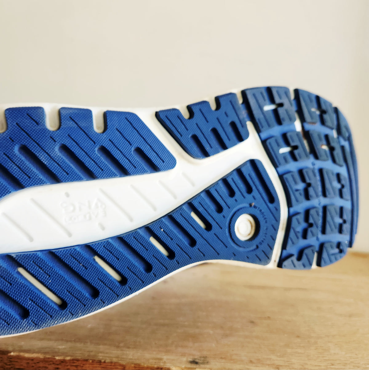 Brook's Men's Beast GT6 Running Shoes Size 11.5 LIKE NEW