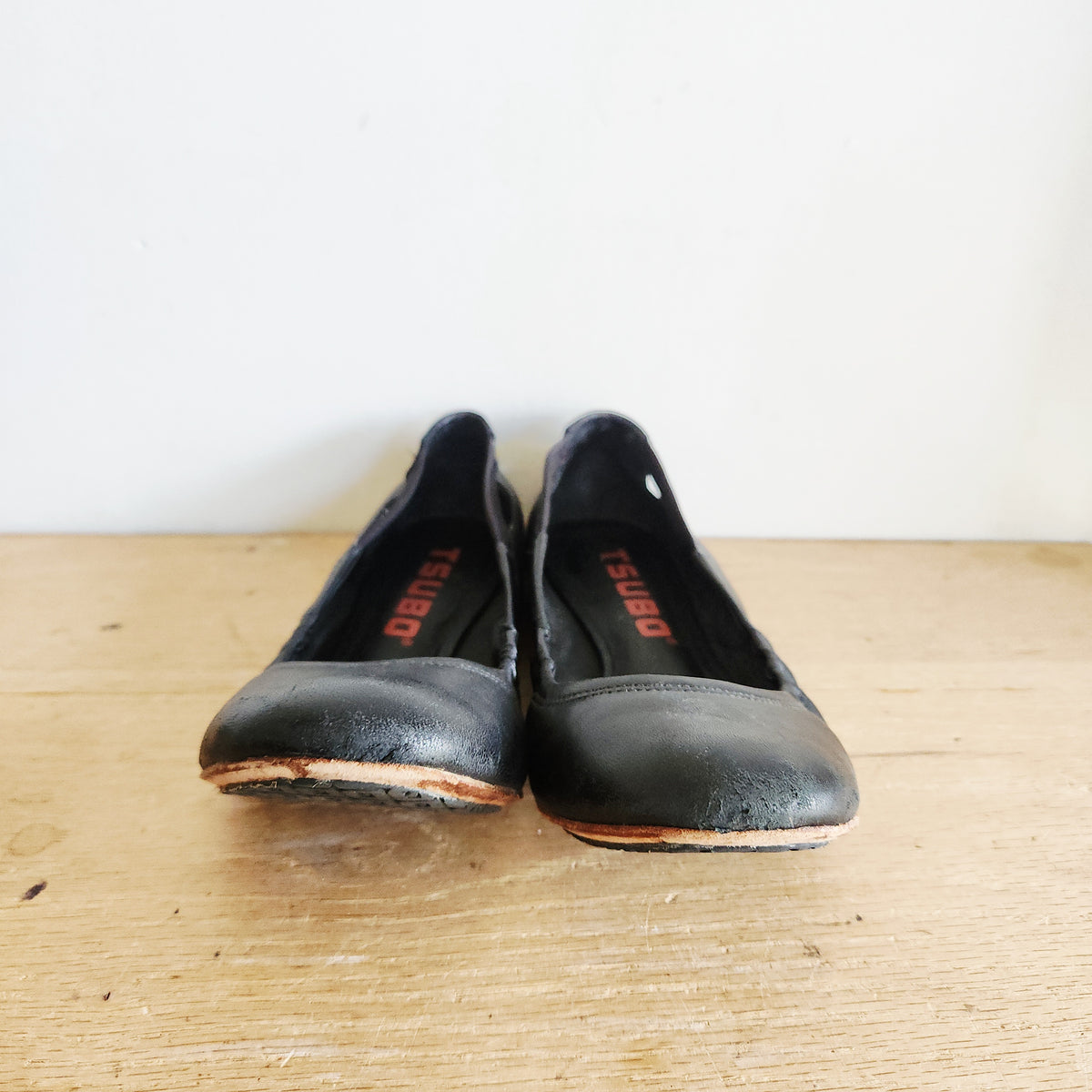 Tsubo Black Leather Flats - size 8.5
